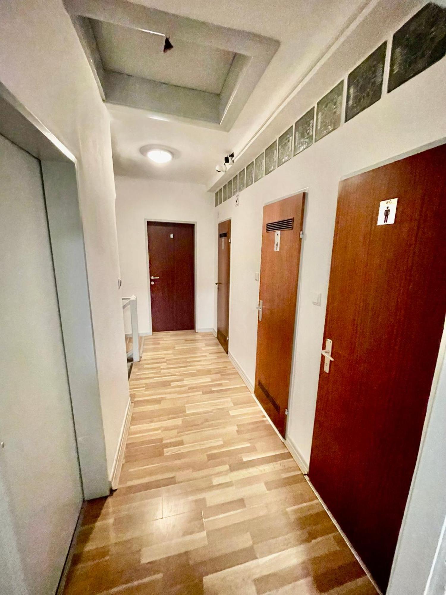 Adelin Vienna Hostel ภายนอก รูปภาพ